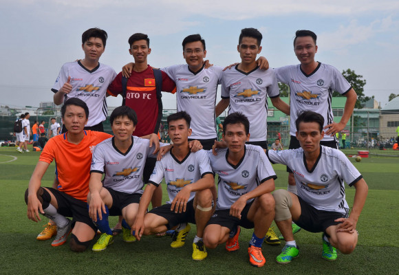 HCA Football Cup 2016: Khuê Tú thắng đậm, nhất vòng bảng, gặp UNIT ở bán kết