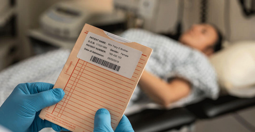 Giải pháp in nhãn, mã vạch, vòng đeo tay cho bệnh viện, phòng khám